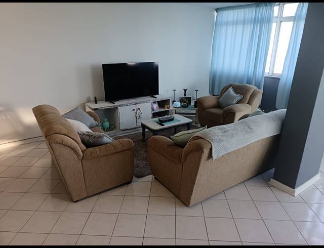 2 BEDROOM FLAT RENTED IN MORNINGSIDE